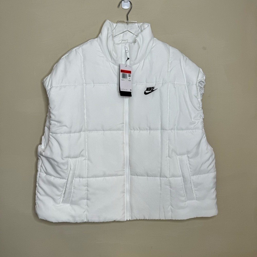 Nike Sportswear Classic Water Repellent Therma-FIT Loose Puffer Vest - Picture 5 of 16